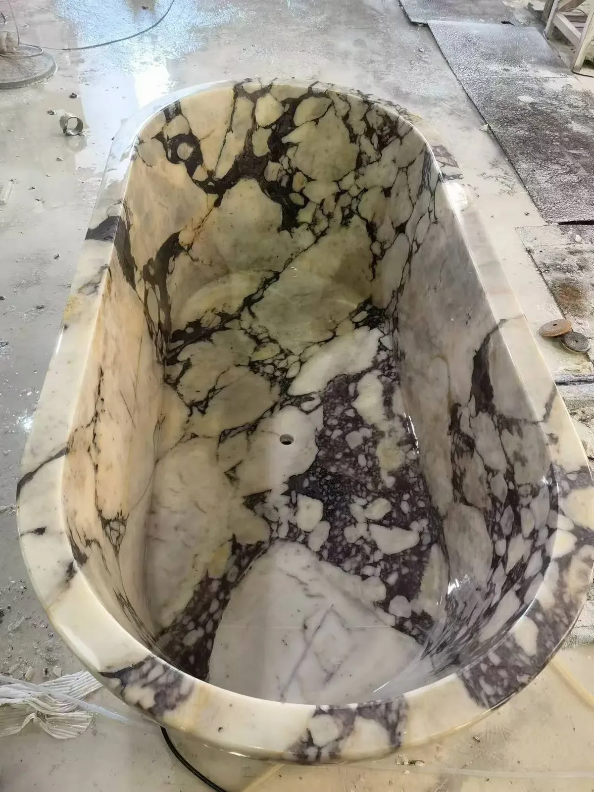 Moderen Calacatta Viola Marble Bathtub