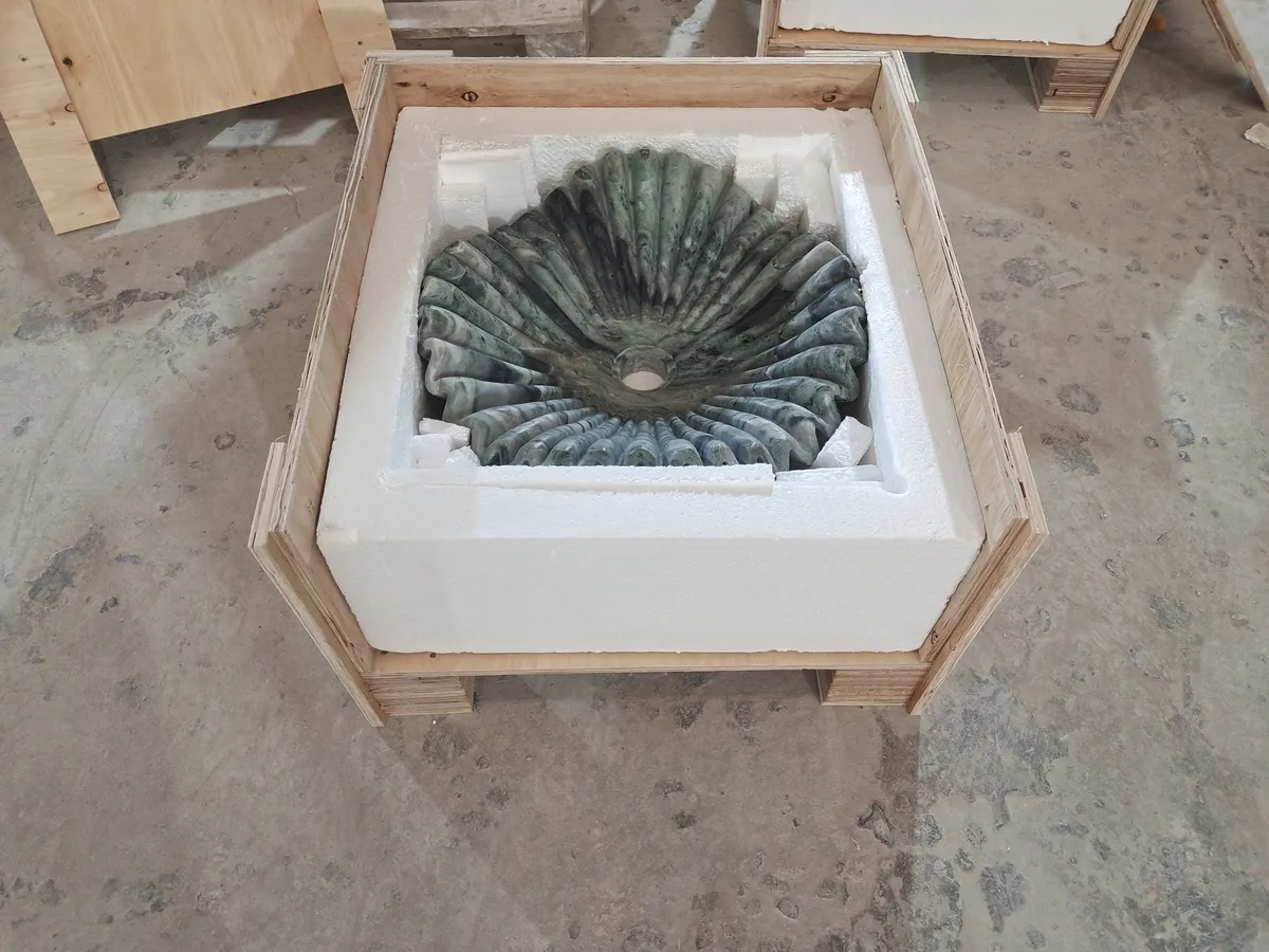Modern Raggio Verde Marble Wash Basin Bespoke Design for Bathroom Decor
