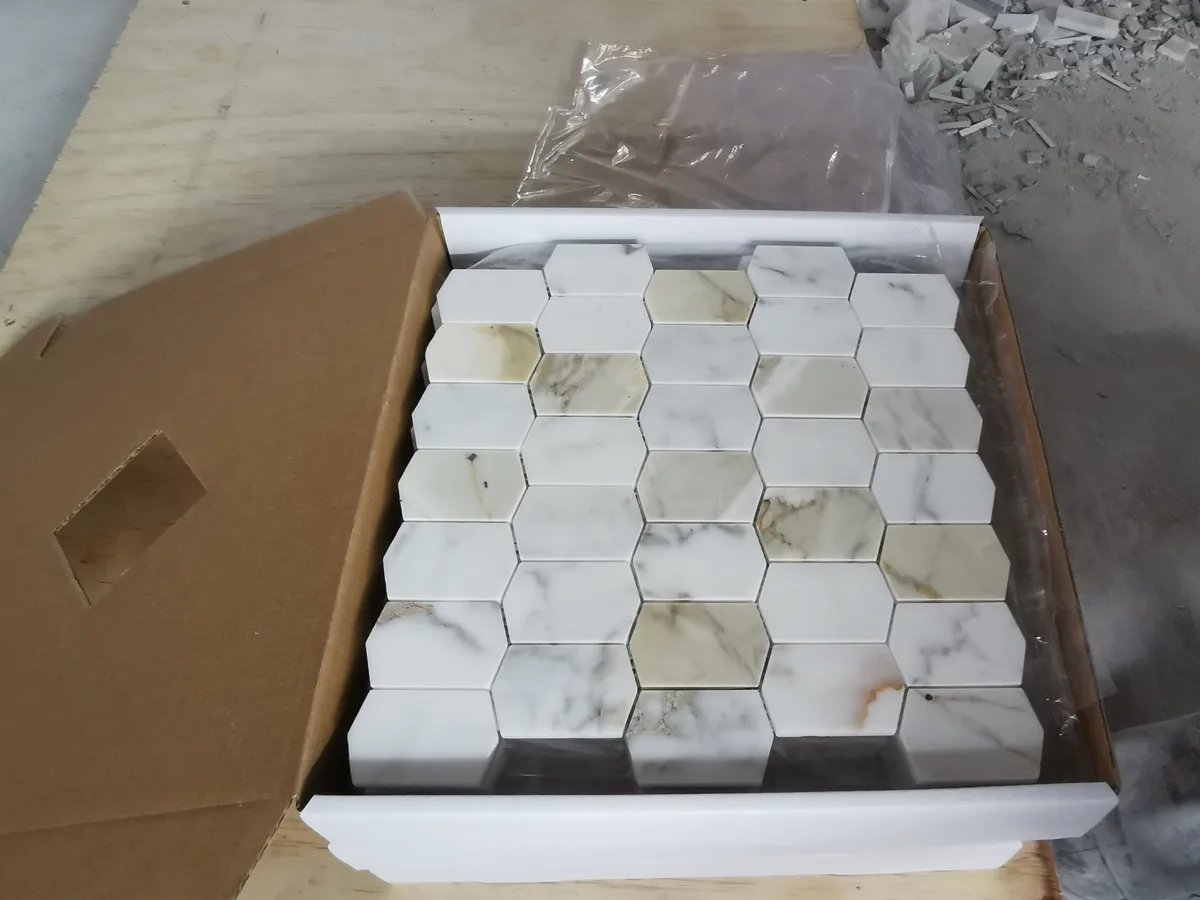 Polished Montage Calacatta Gold Marble Mosaic Tile