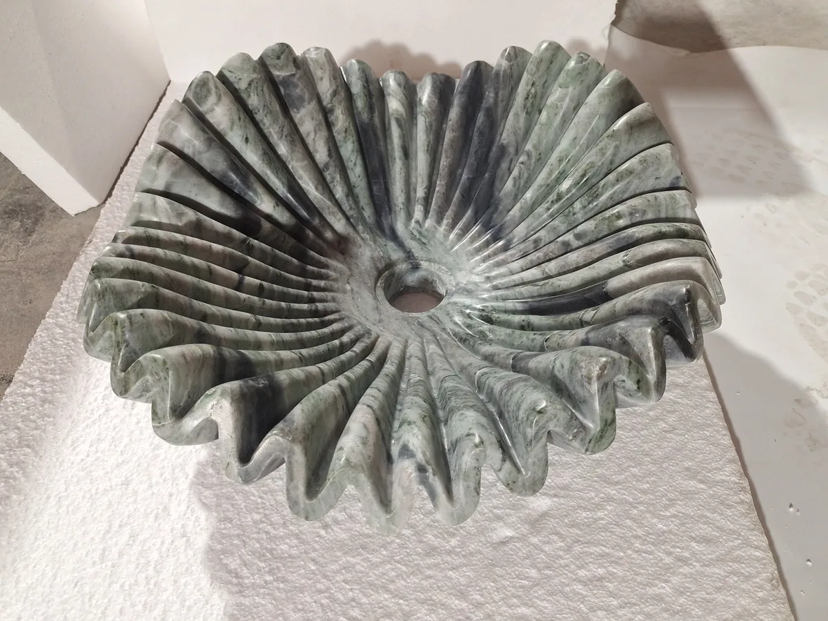Modern Raggio Verde Marble Wash Basin Bespoke Design for Bathroom Decor