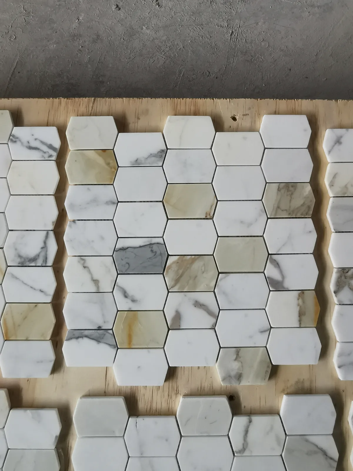 Polished Montage Calacatta Gold Marble Mosaic Tile