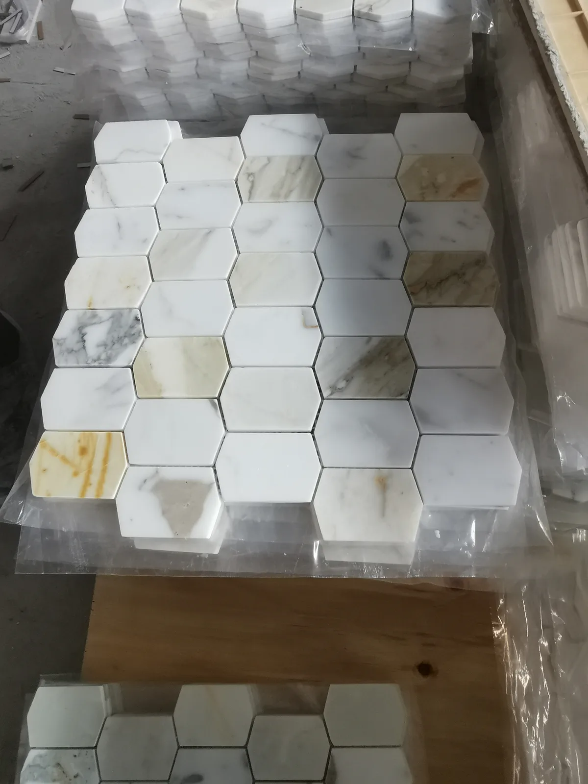 Polished Montage Calacatta Gold Marble Mosaic Tile